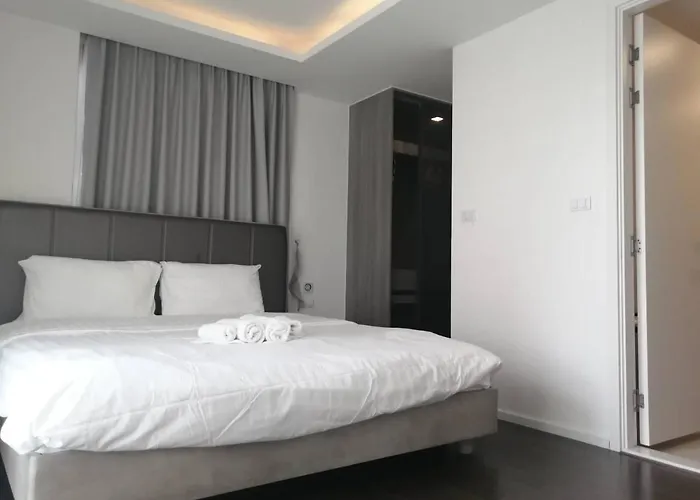 Asok Circle Rein Sukhumvit 12#2br&3br#pool&gym#near Terminal 21 Bangkok