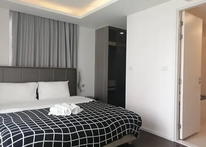 Asok Circle Rein Sukhumvit 12#2br&3br#pool&gym#near Terminal 21
