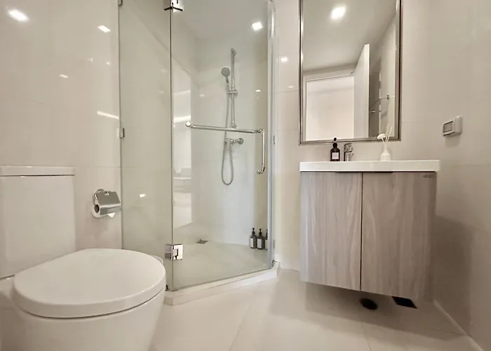 Asok Circle Rein Sukhumvit 12#2br&3br#pool&gym#near Terminal 21 *